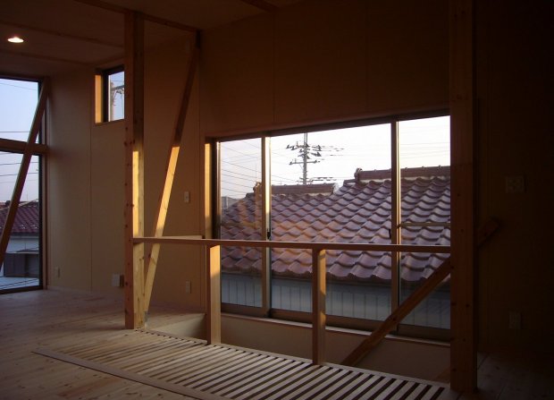 朝霞の家 大きな屋根裏のような三階 横須賀の設計事務所 小形徹 小形 祐美子 プラス プロスペクトコッテージ 一級建築士事務所