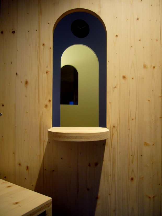 小さな窓辺のあるベンチ5 横須賀の設計事務所 小形徹 小形 祐美子 プラス プロスペクトコッテージ 一級建築士事務所
