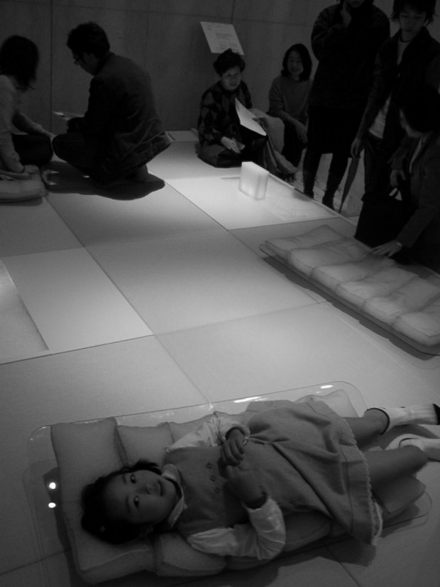 「どこでもスイミン展」 でのインスタレーション2 横須賀の設計事務所 小形徹 小形 祐美子 プラス プロスペクトコッテージ 一級建築士事務所による設計